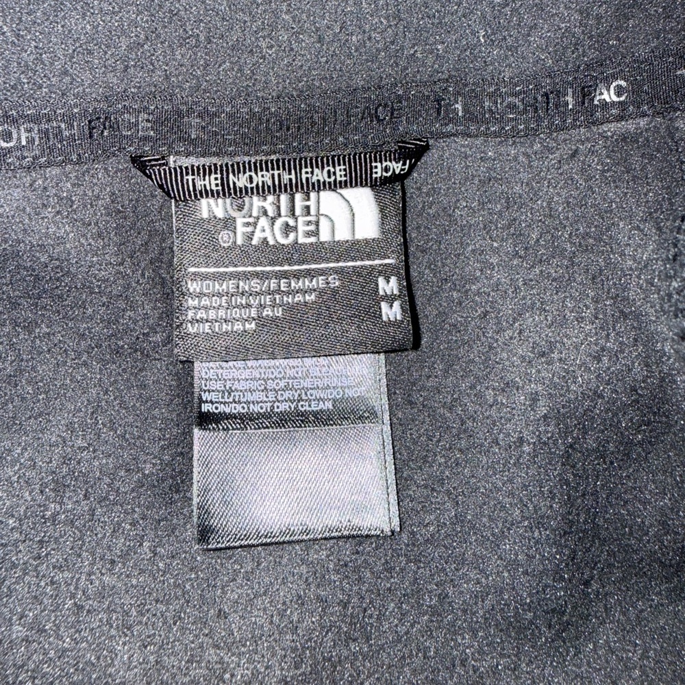The North Face Women's Triclimate black Jacket - Picture 6 of 6